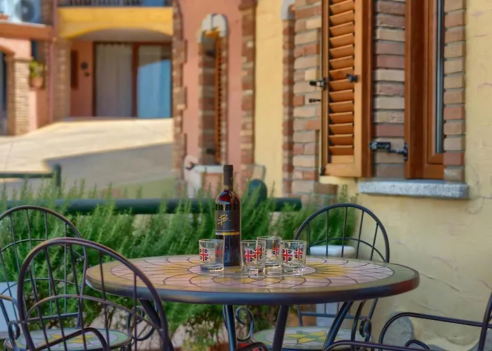 Villetta L\'Estasi Tanca Piras a bordo piscina, vista mare e Wi-Fi